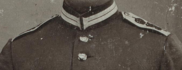 To mundur z podpisem 1914 bez czapki i jakie ma oznaczenia wojskowe wskazujące na jednostke pruską
