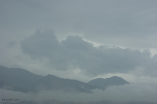 Tatry w porannej mgle.